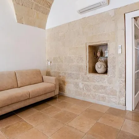 Puntadelsud 1 Dimora Con Volte A Stella In Centro Con Parcheggio Lecce